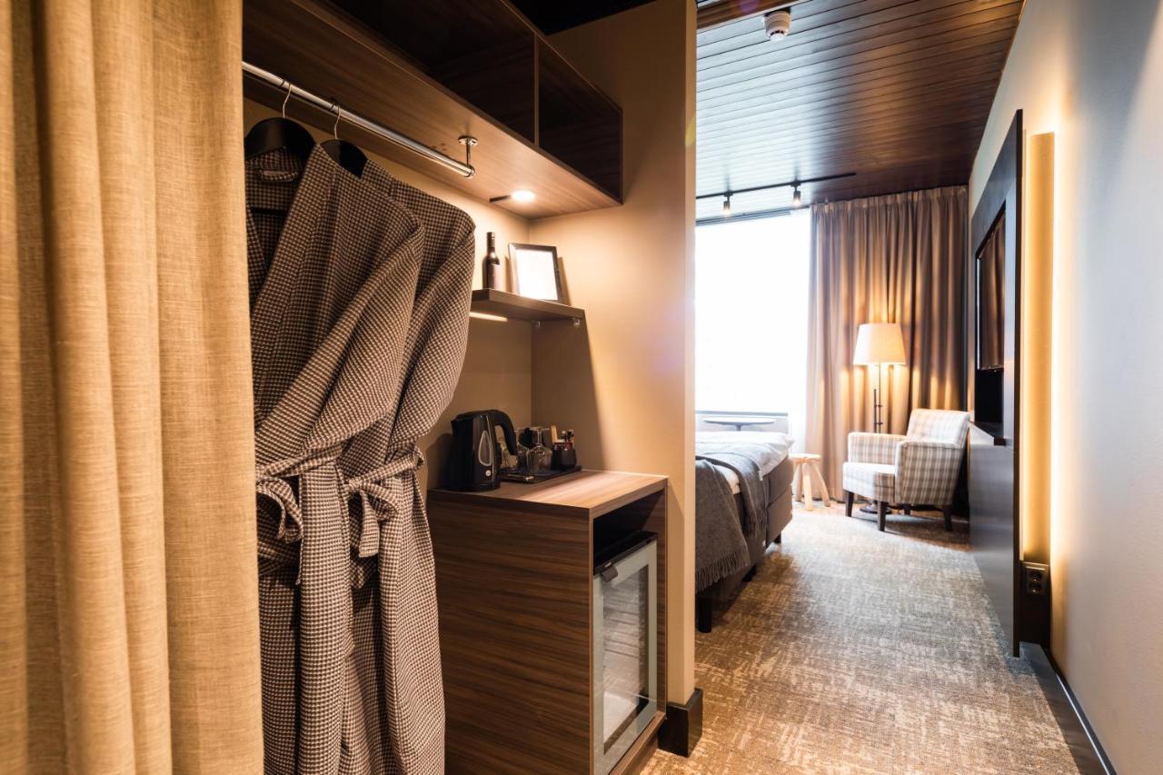 Mystique De Luxe Sauna