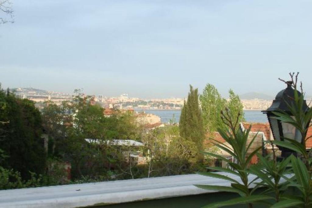 Appartamento Attico con 2 Camere da Letto e Vista Mare