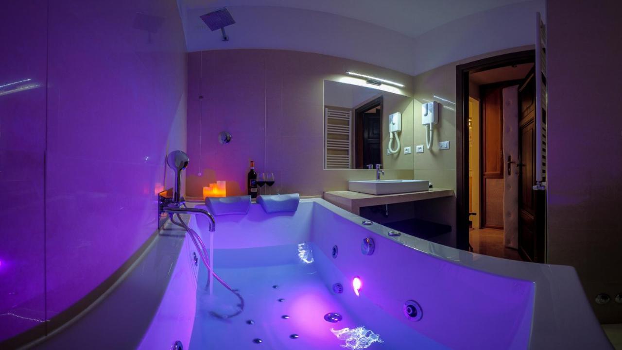 Superior Suite Spa Bath Sauna