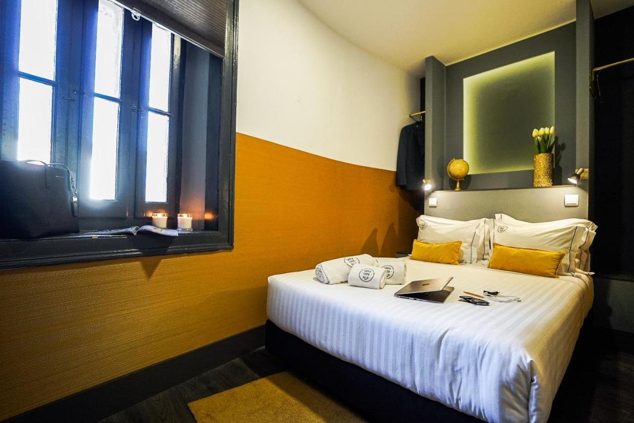 Budget Double Room interior view