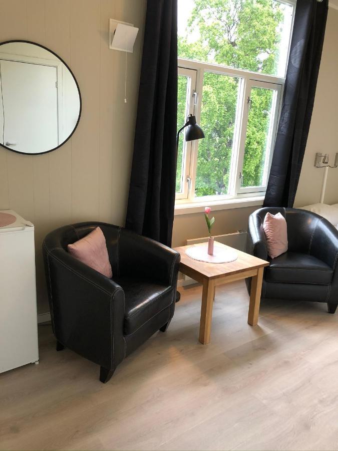Double or Twin Room Private Bathroom