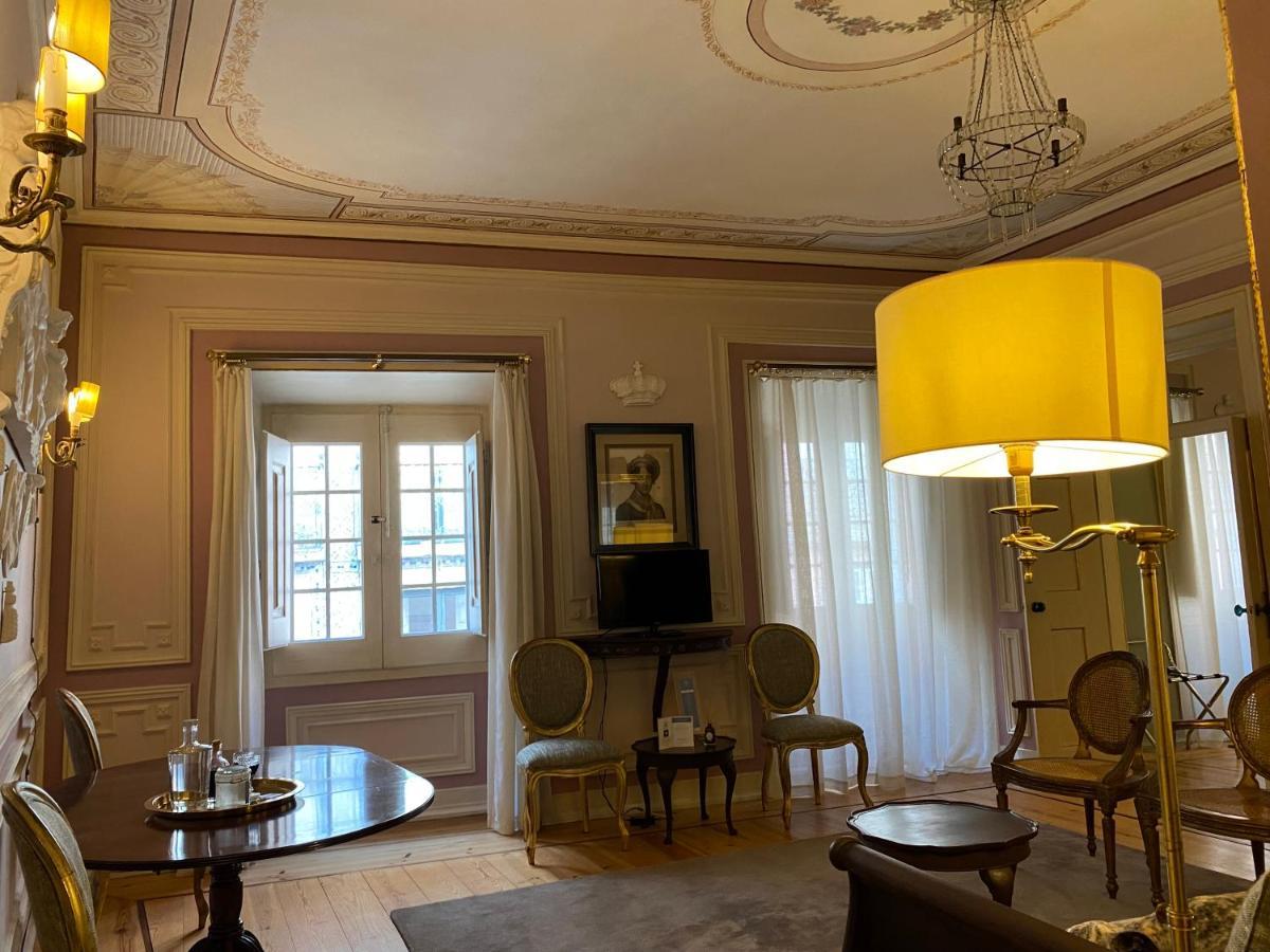 Superior One-Bedroom Apartment