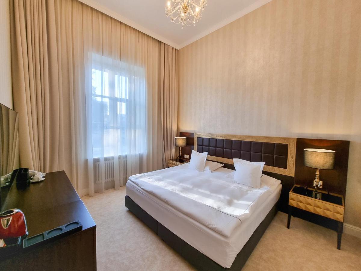 Deluxe Double Room Bath
