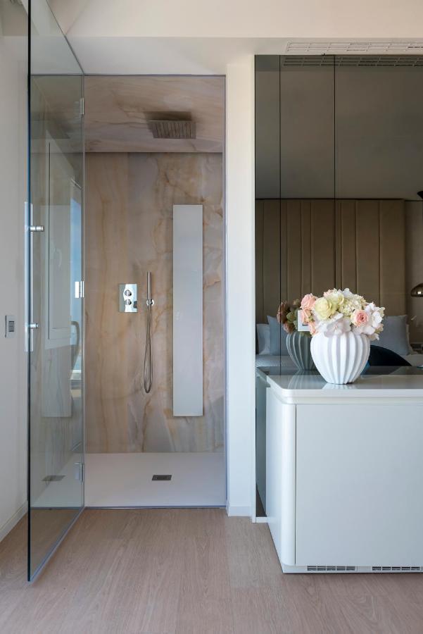 Deluxe Suite Spa Bath