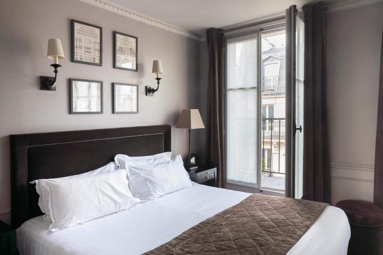 Deluxe Suite Balcony
