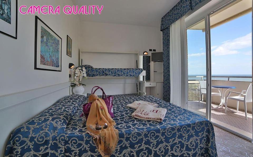 Pacchetto Spiaggia - Camera Familiare con Vista Mare