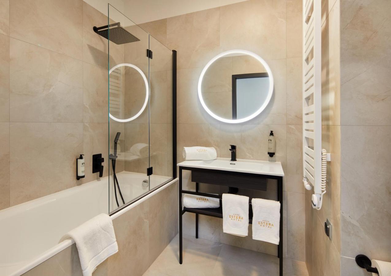Superior Triple Room Bath