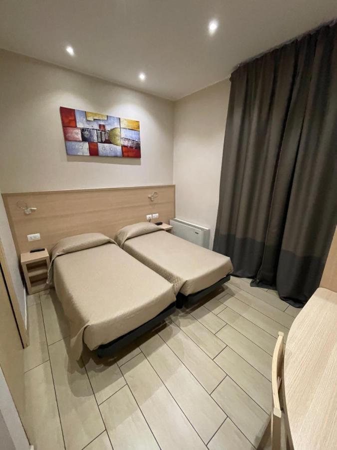 Camera Matrimoniale/Doppia con Letti Singoli con Bagno Privato