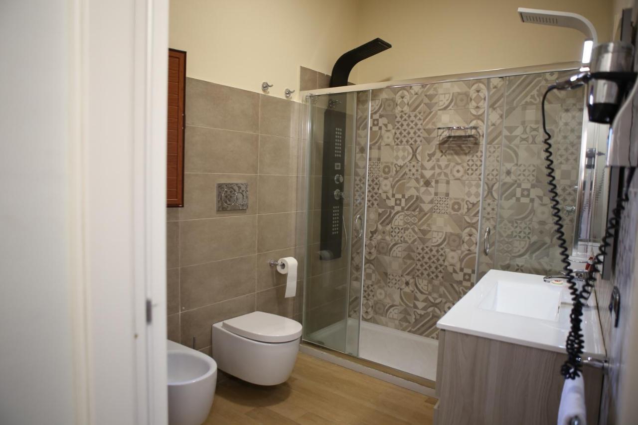 Camera Matrimoniale con Bagno Privato Esterno