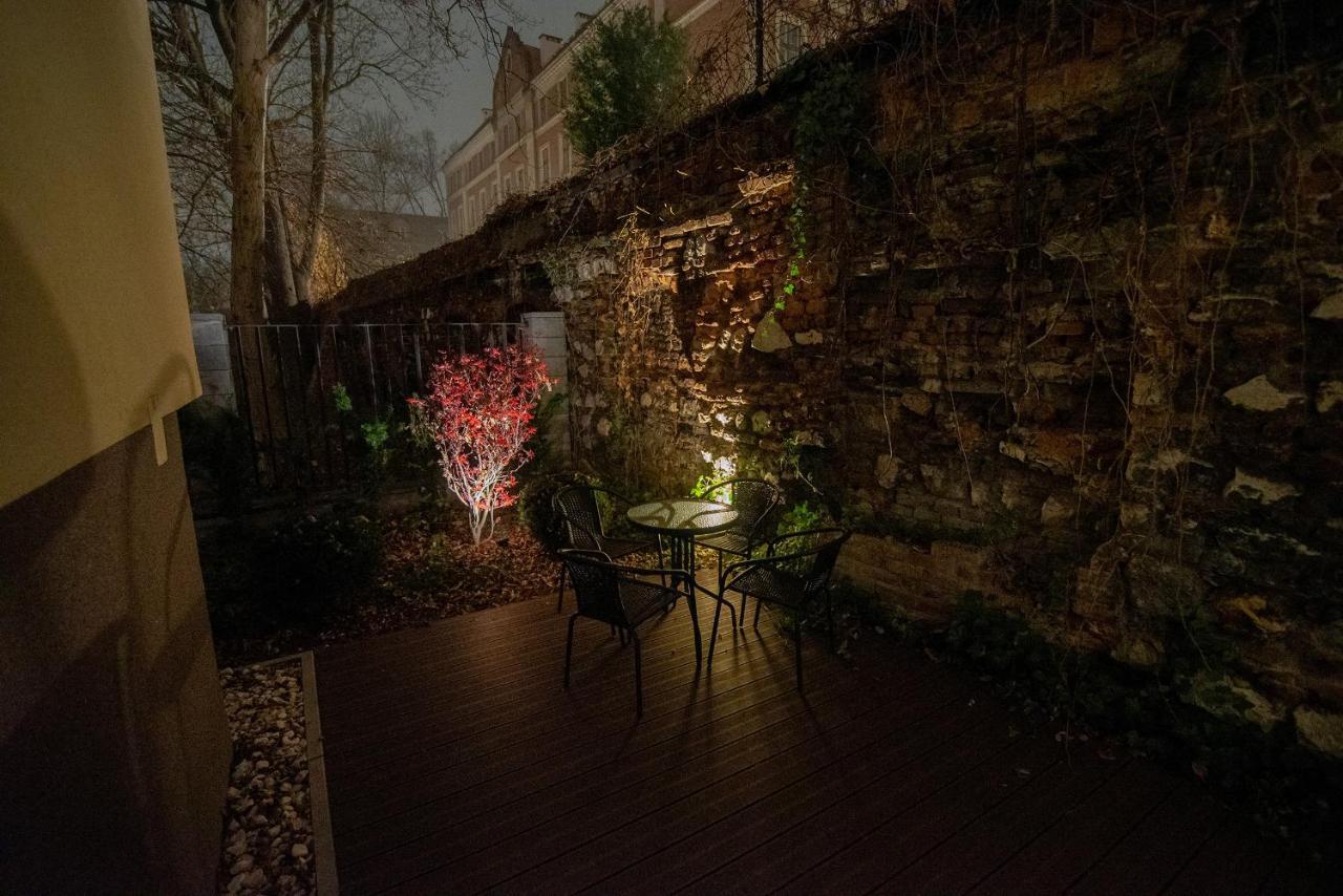 Apartment Garden View