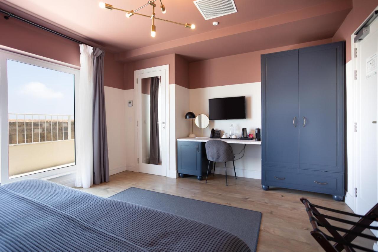 Deluxe Twin Room Roof top Terrace