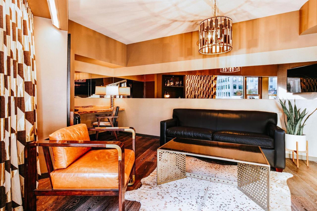 Deluxe One-Bedroom Suite