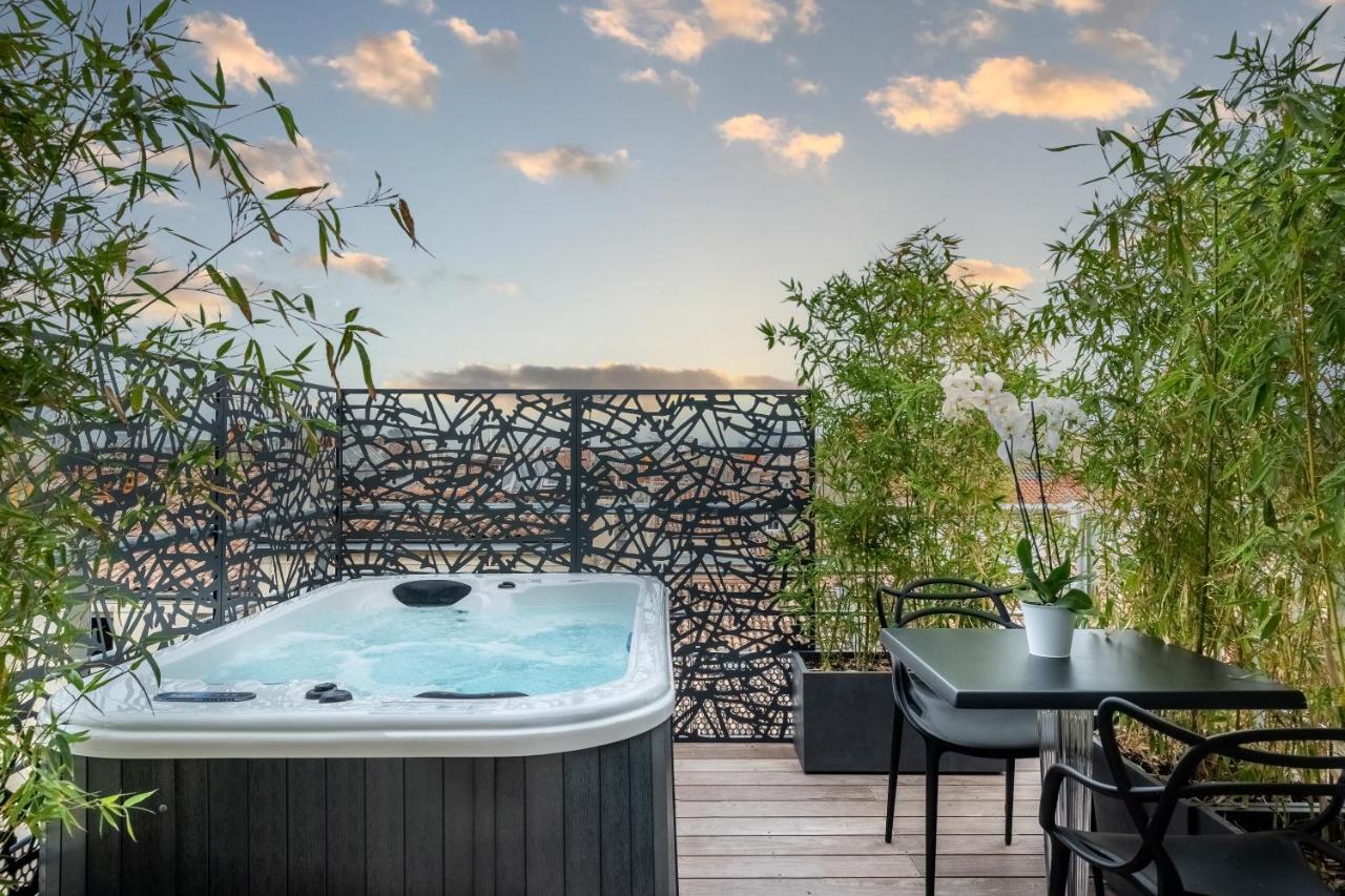 Executive Suite Terrace Jacuzzi