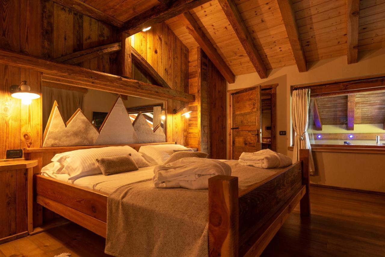 Suite con Vasca Idromassaggio e Vista Montagna