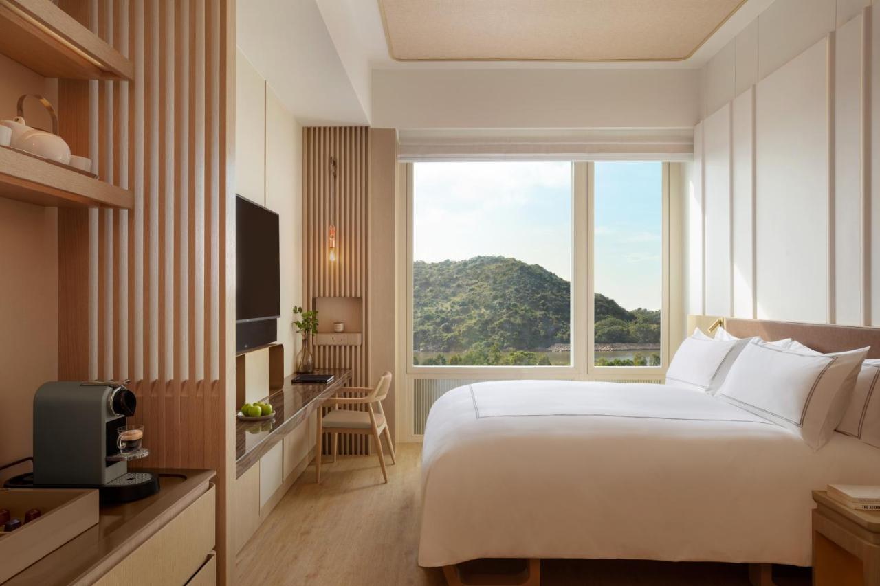 Classic Room 1 Queen Size Bed Urban Oasis view
