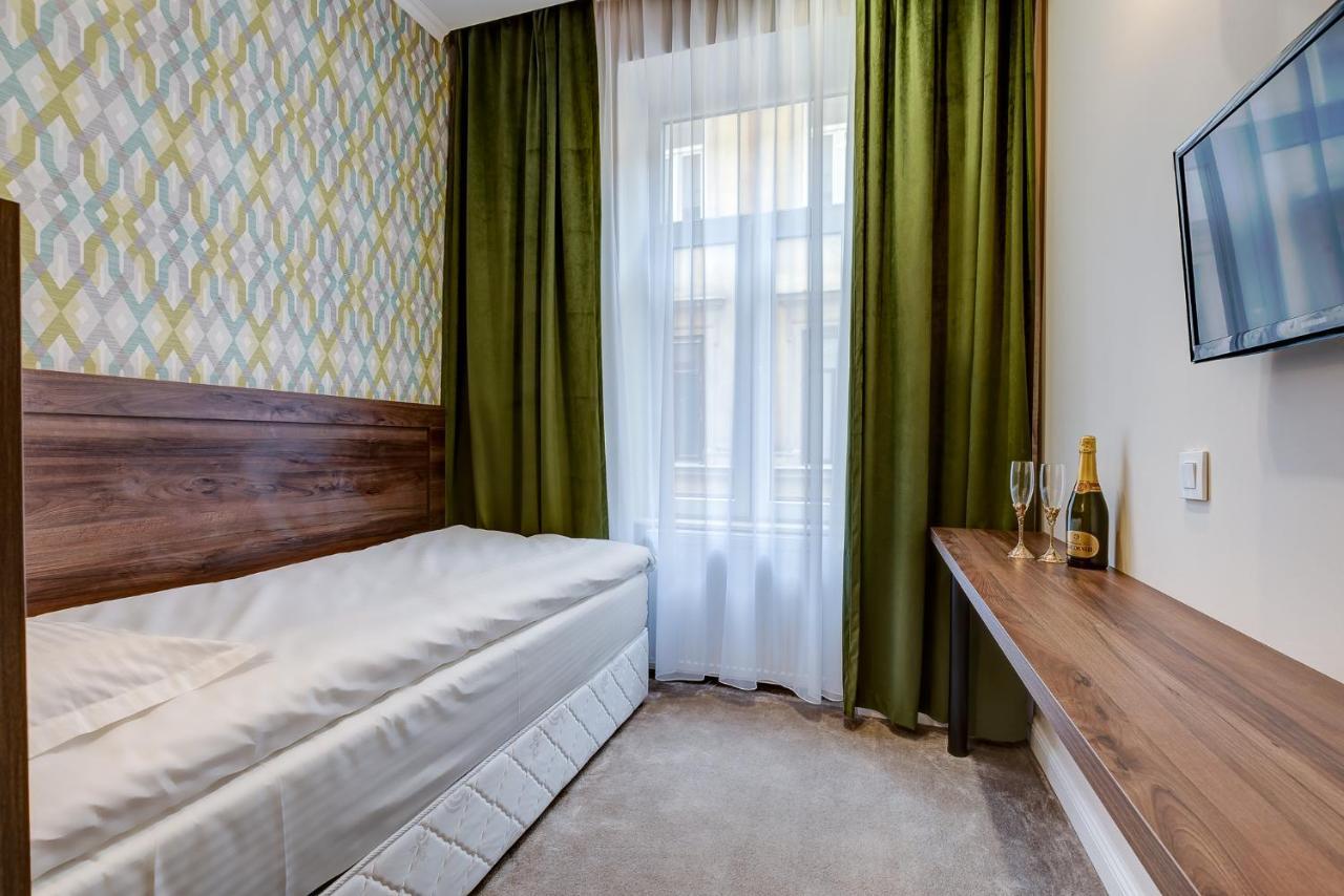 Small Single Room