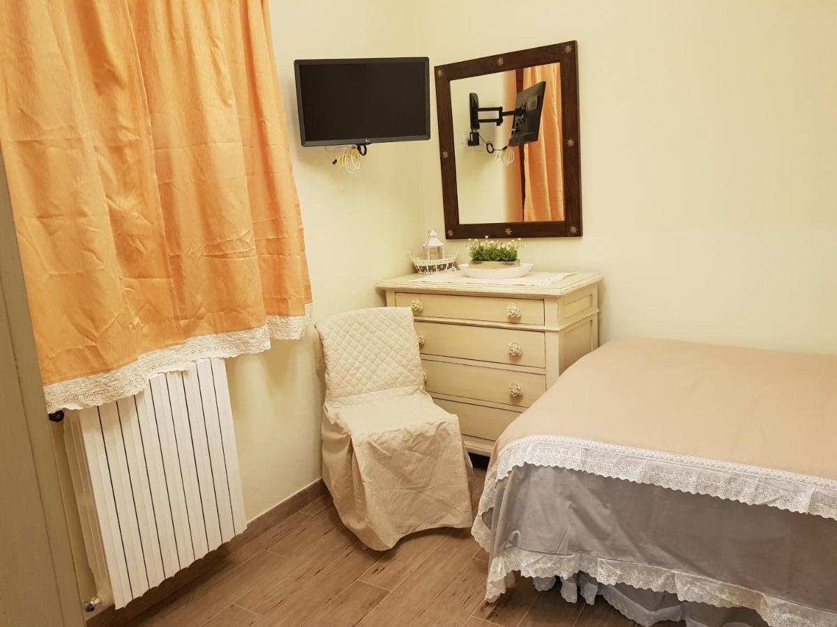 Camera Singola con Bagno Privato Esterno