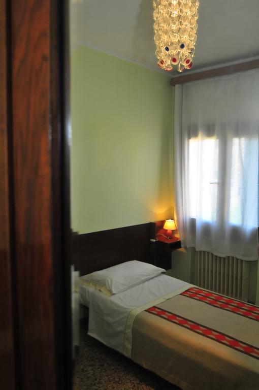 Camera Singola con Bagno in Comune