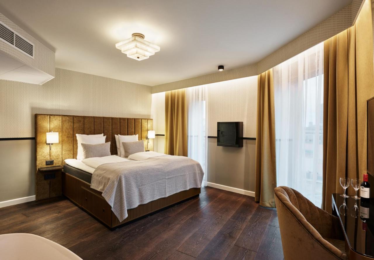 Signature Penthouse Suite