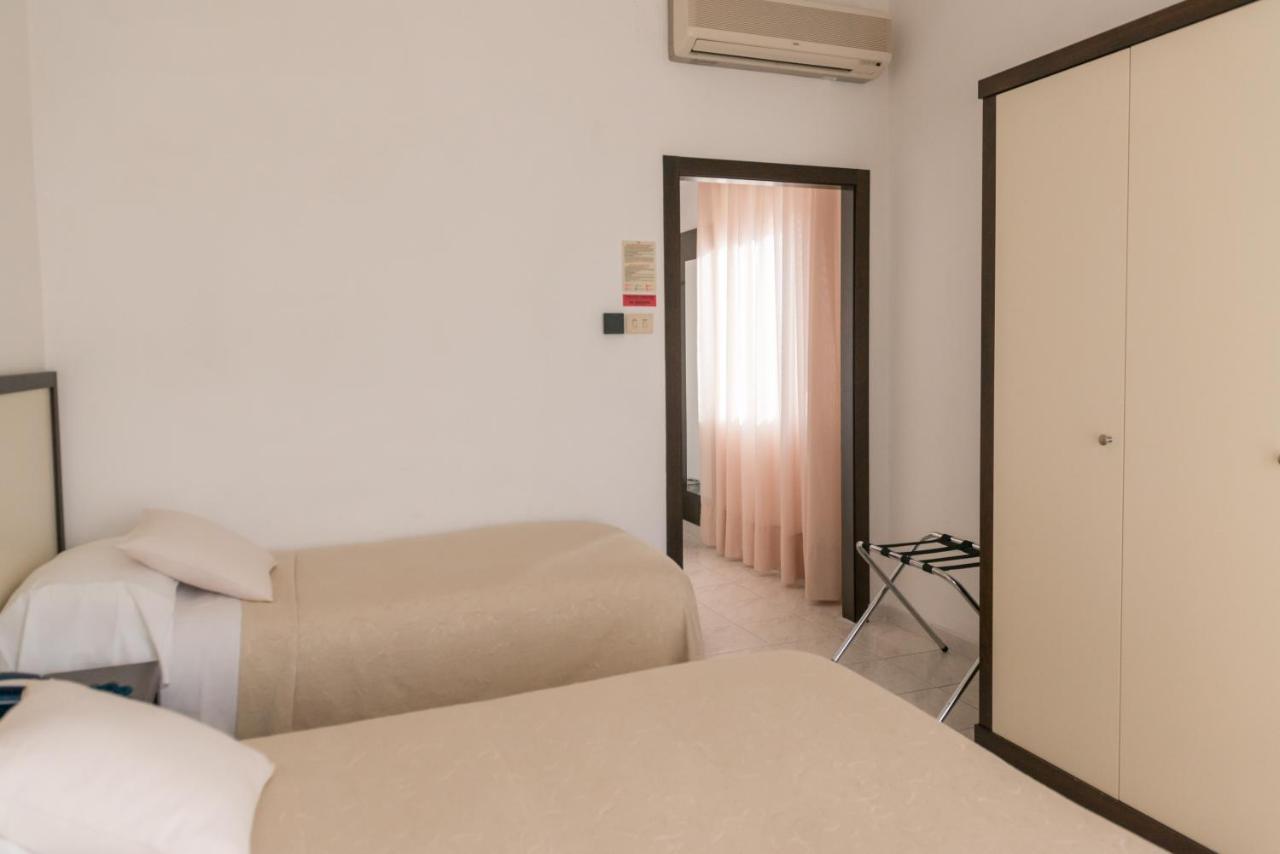 Camera Tripla Superior con Balcone