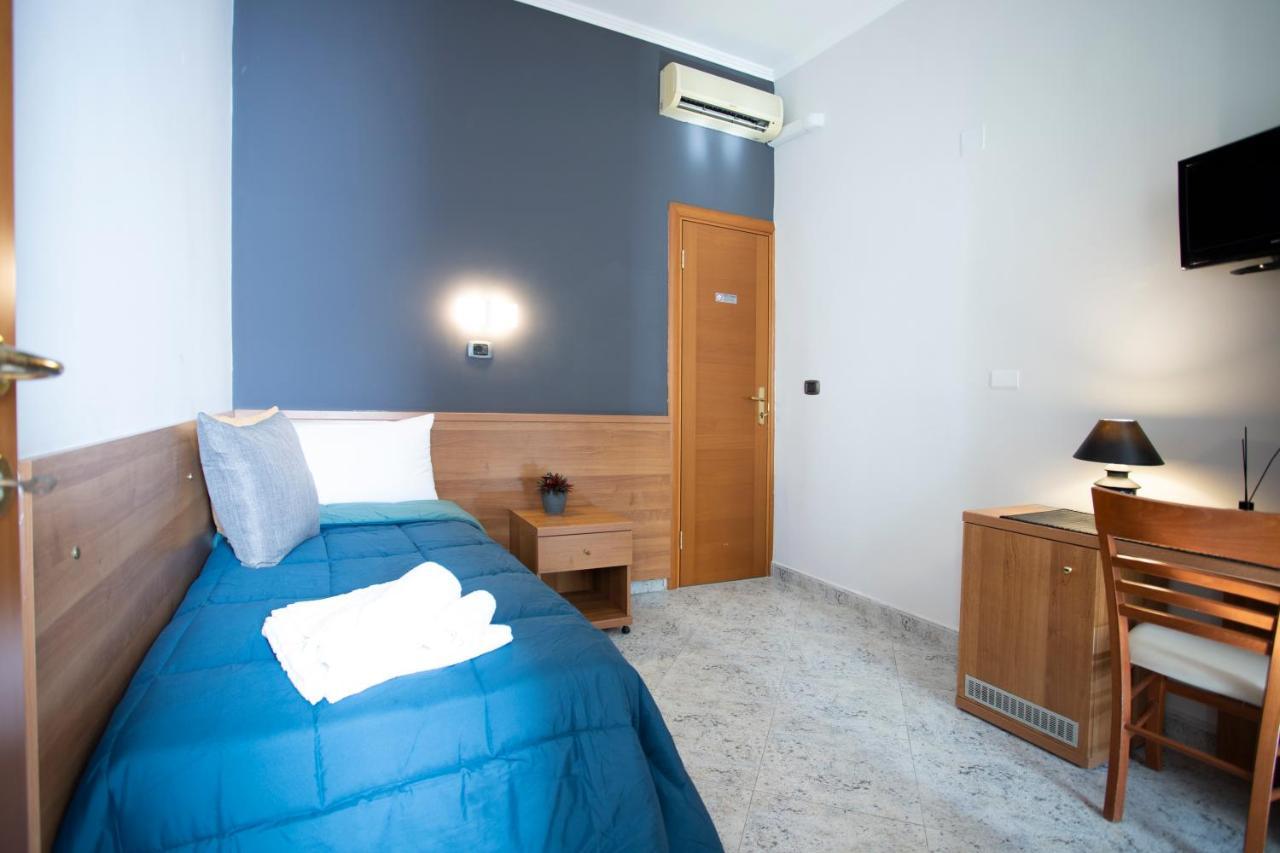 Camera Singola con Bagno Privato