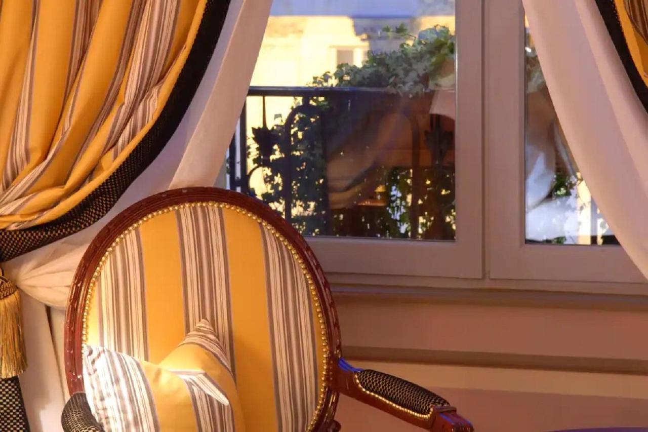 Premium King Room Opera View
