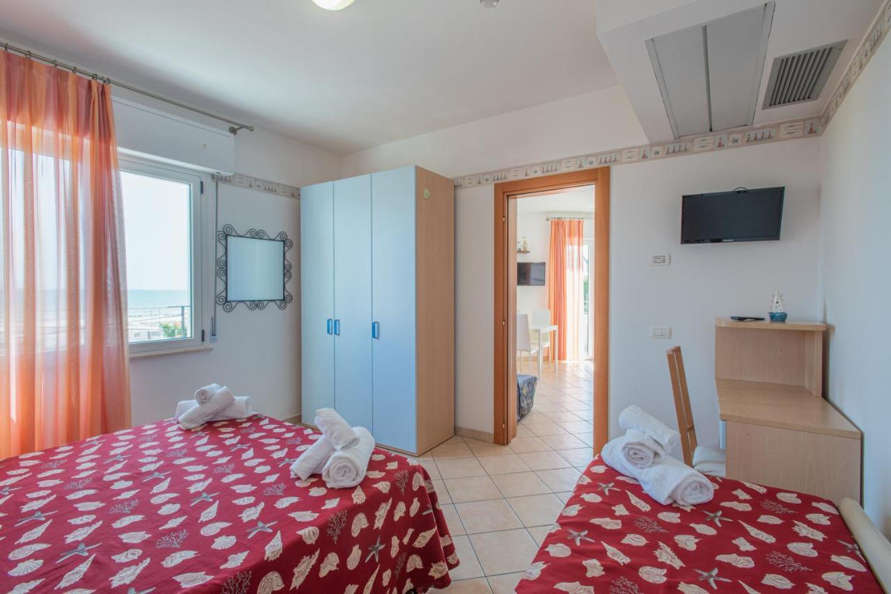 One-Bedroom Apartment Sea View