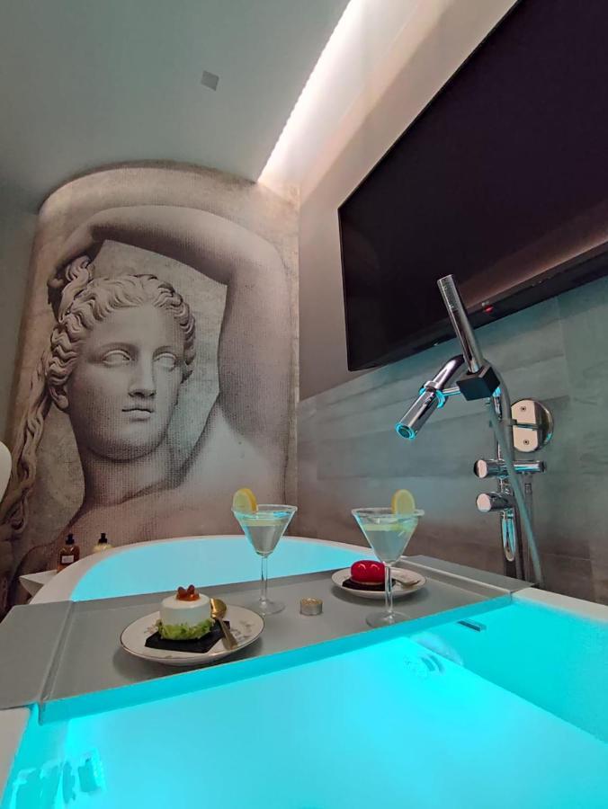 Deluxe Double Room Bath