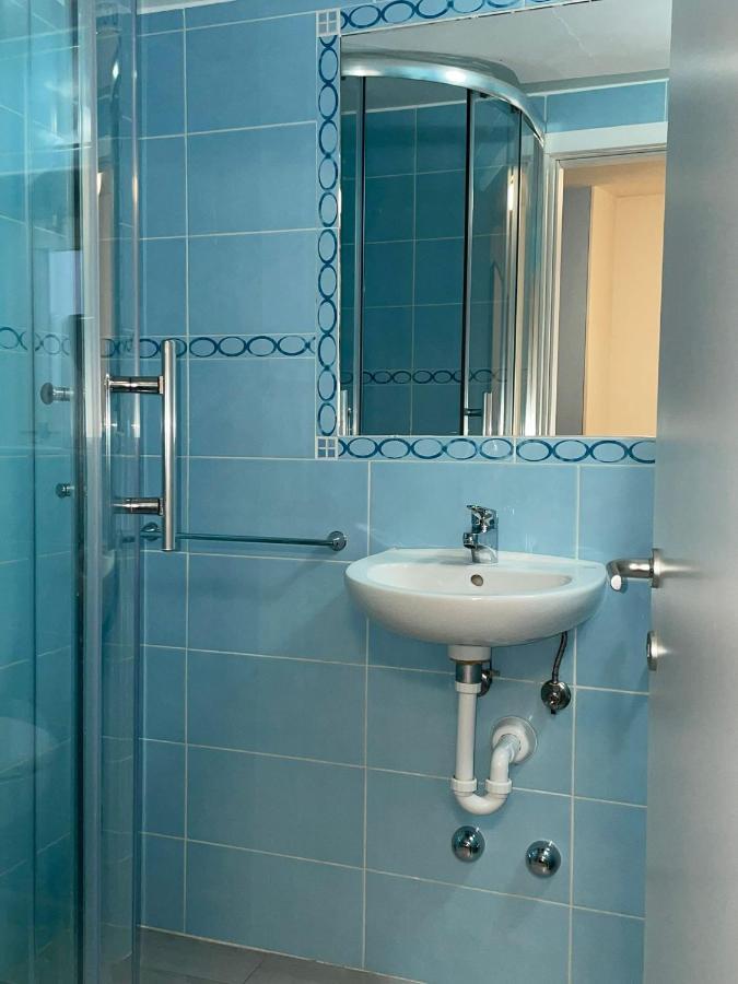 Large Double or Twin Room
