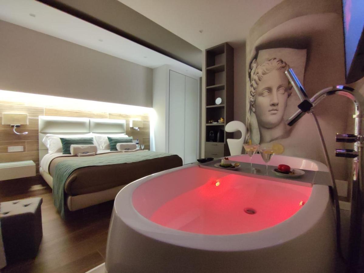 Deluxe Double Room Bath
