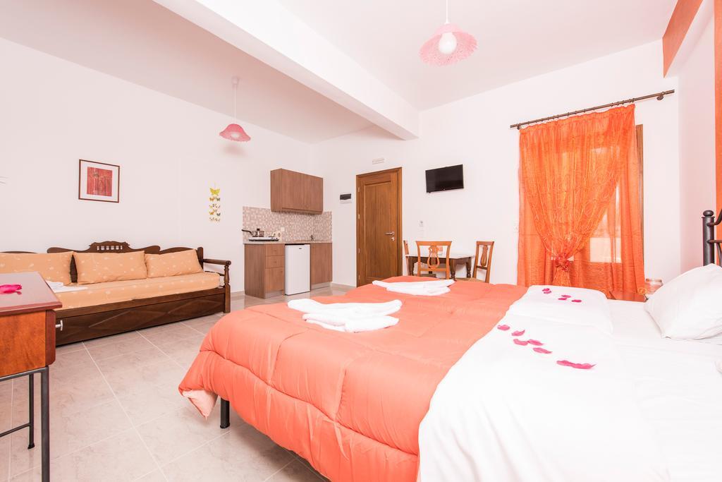 Monolocale Familiare (3 Adulti)
