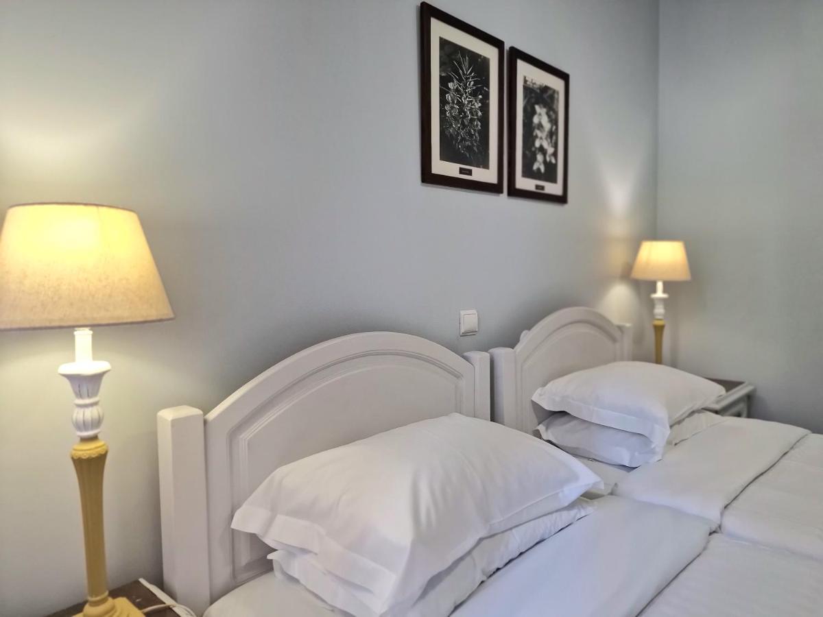 One Bedroom Apartment