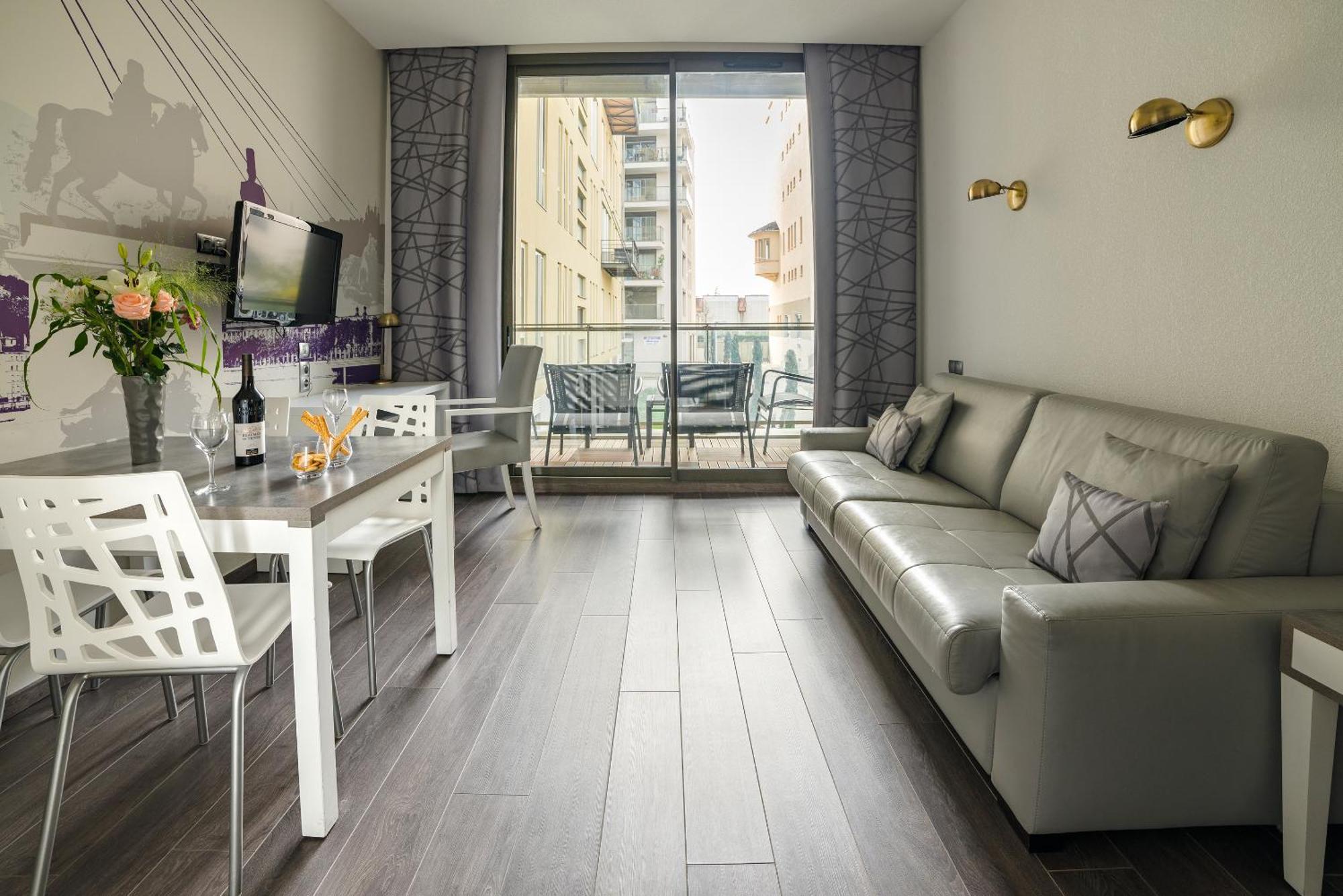 One-Bedroom Apartment
