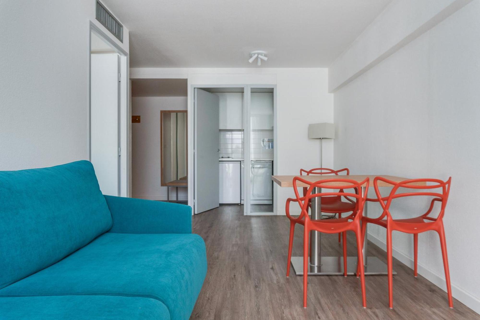 One-Bedroom Apartment
