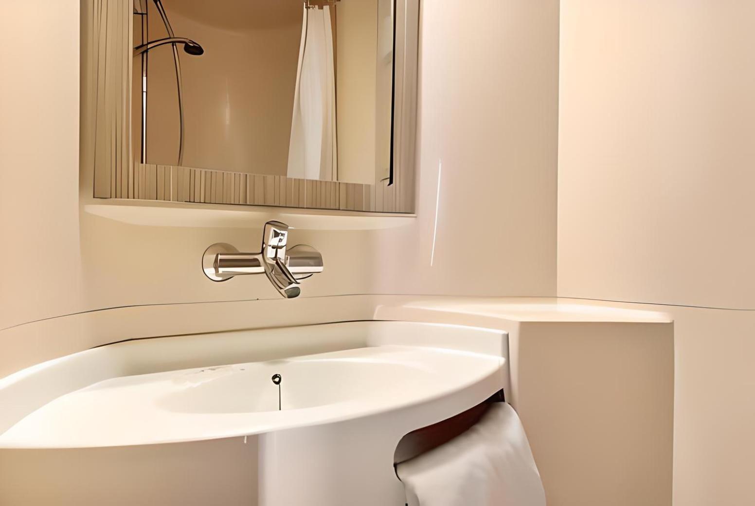 Triple Room 1 Double Bed 1 Single Bed