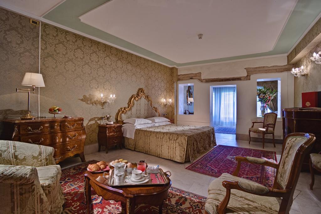 Junior Suite con Vista Canale
