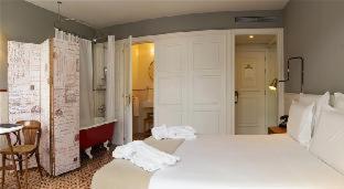 Superior Double or Twin Room Clawfoot Bath