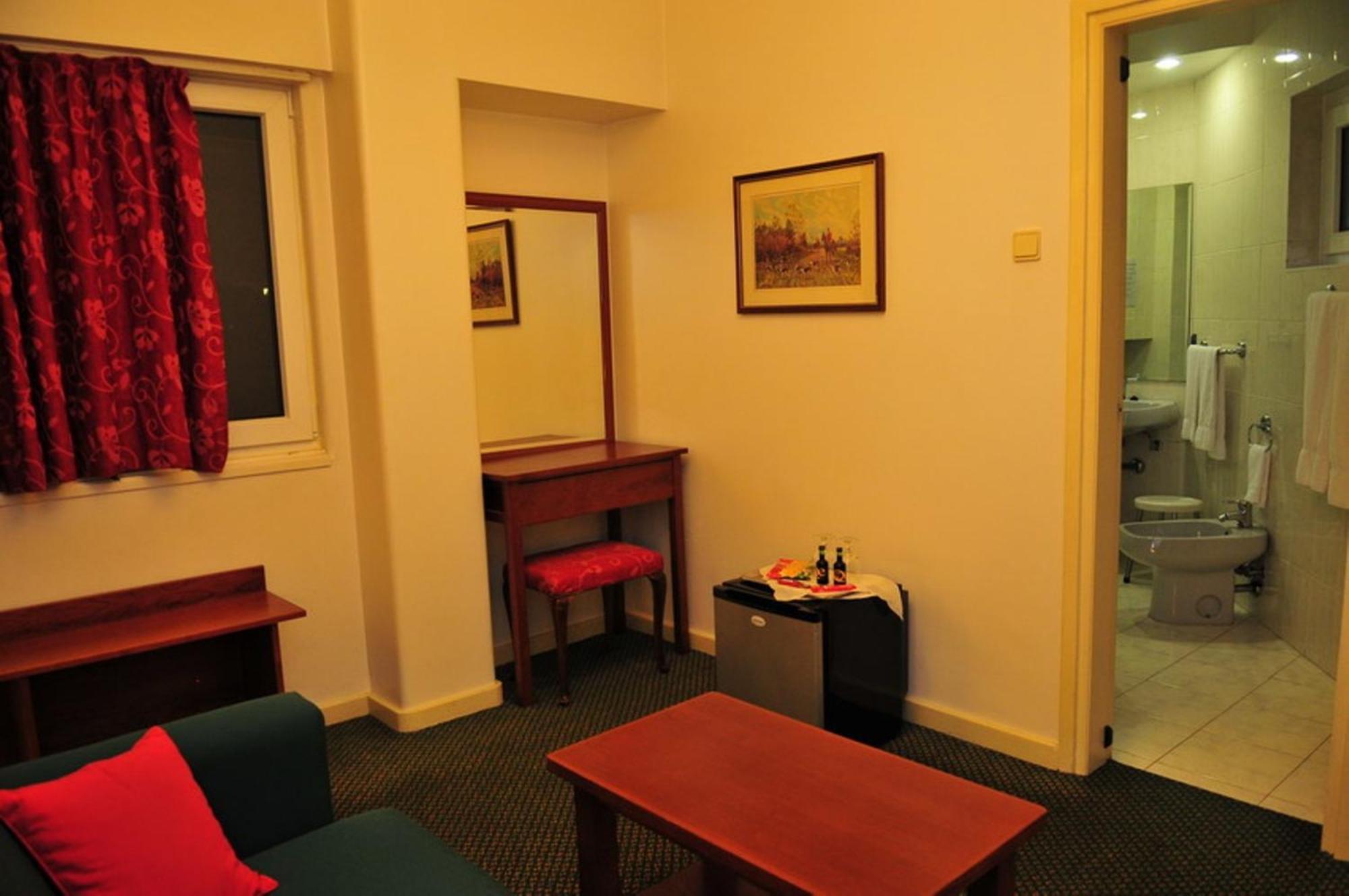 King-Size Suite