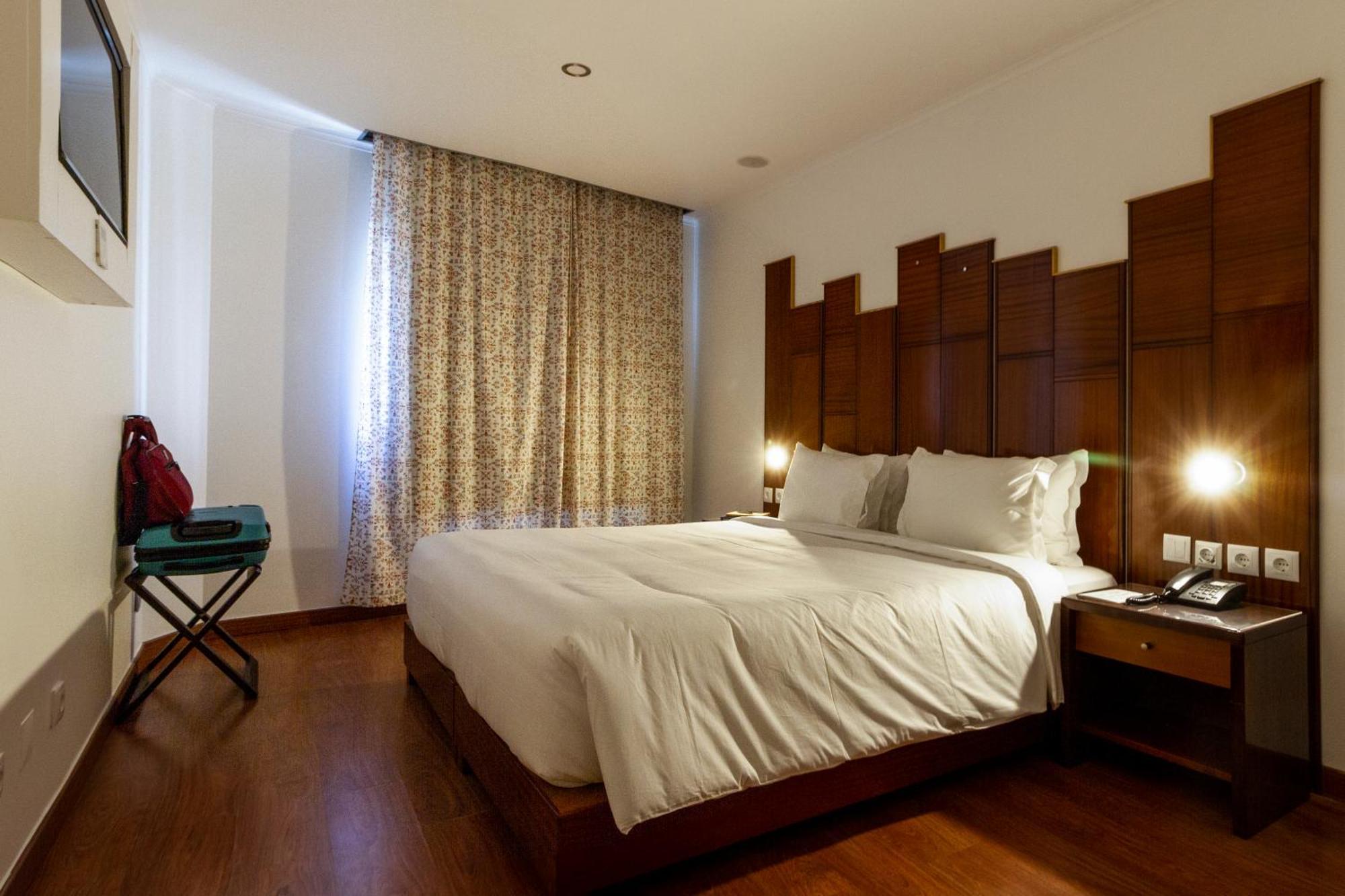 Standard Queen Room