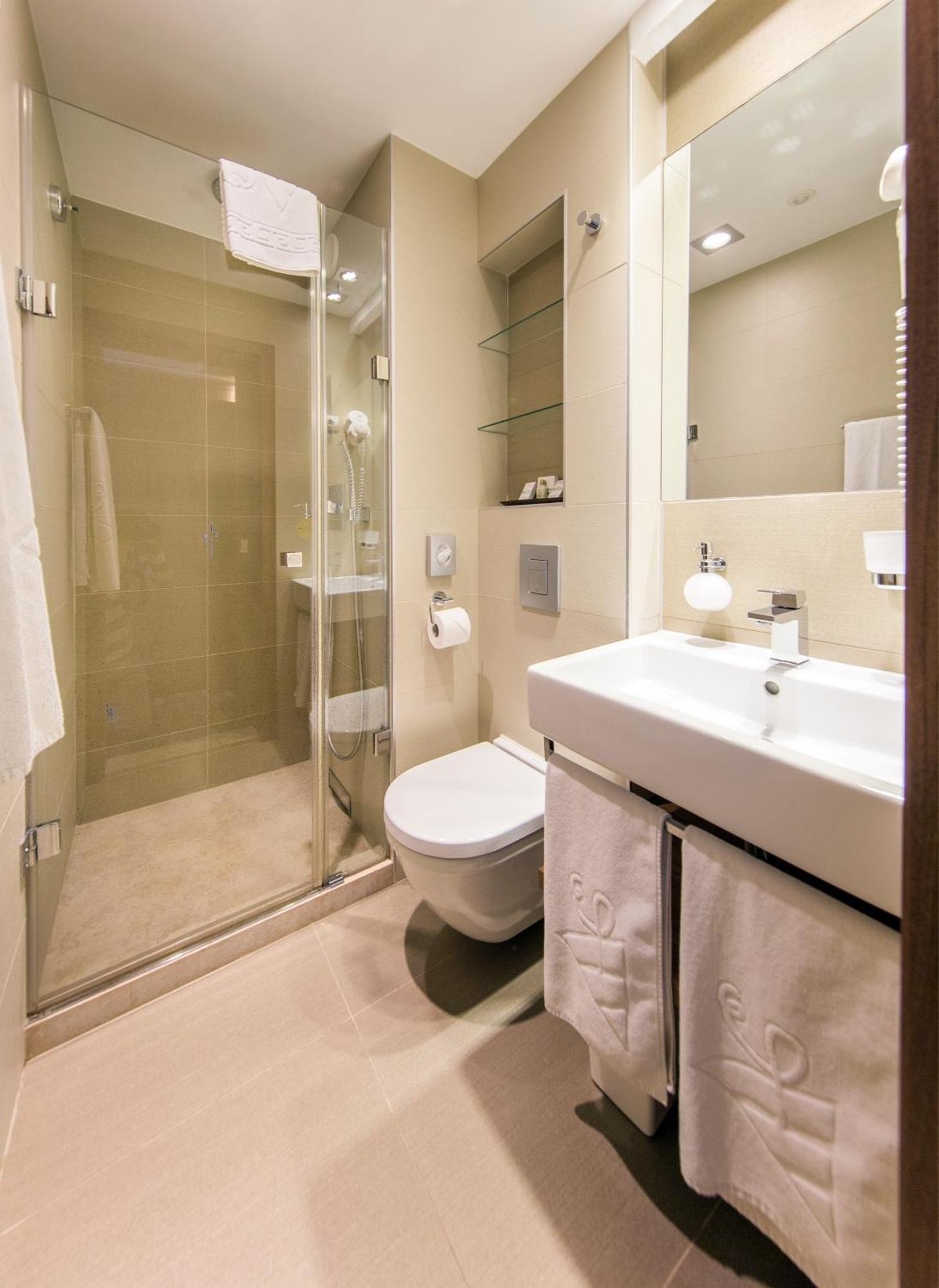 RiverView Double Room Extra Bed