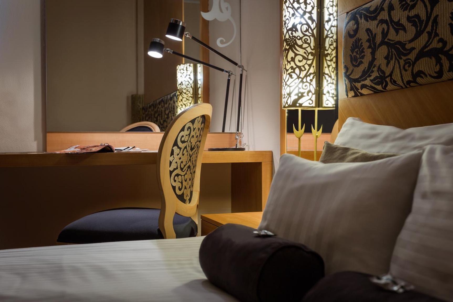 Camera Matrimoniale Superior con Letto Supplementare