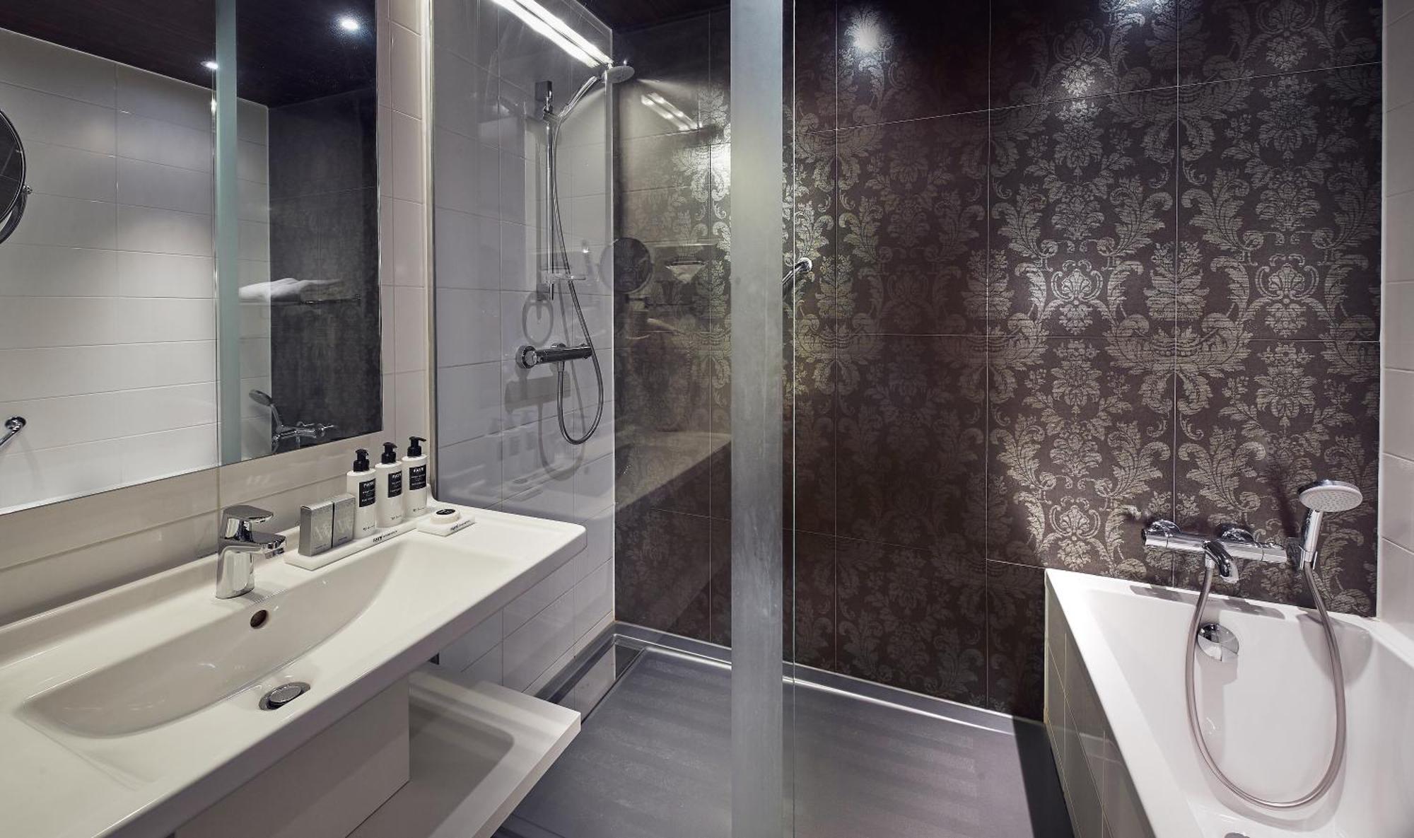 Superior Double or Twin Room Garden View