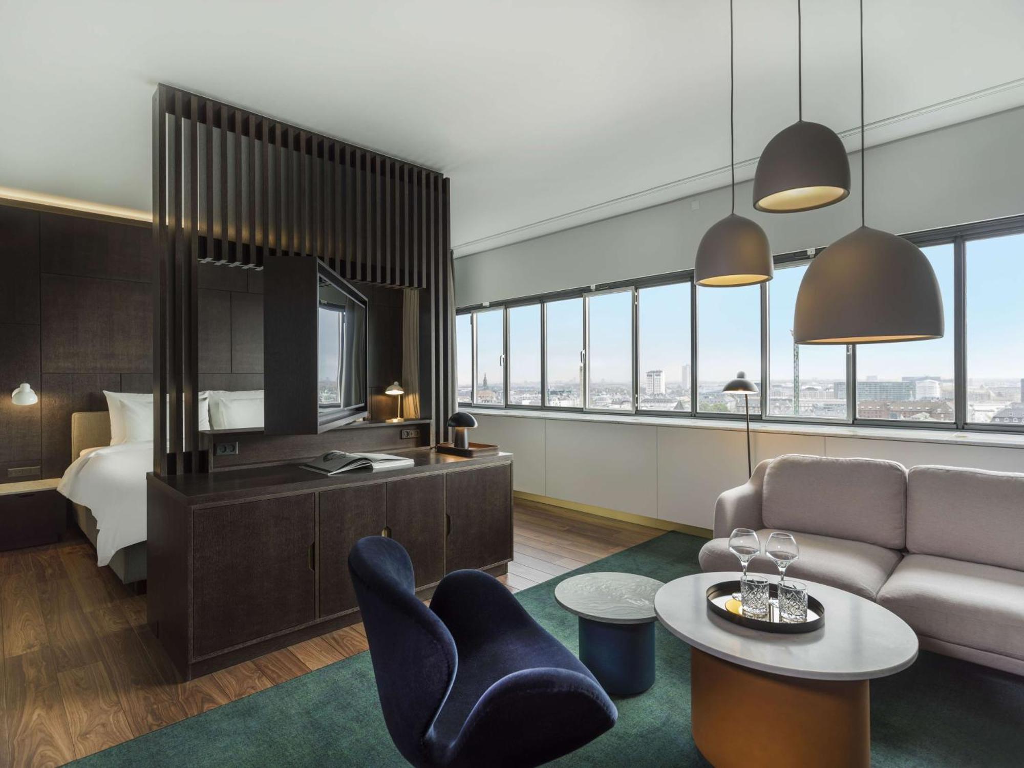 Signature Suite