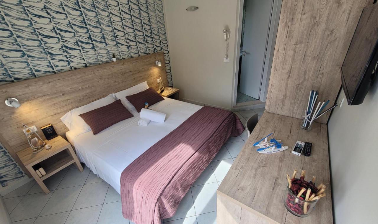 Double Room with Balcony,1211442700:JPEG