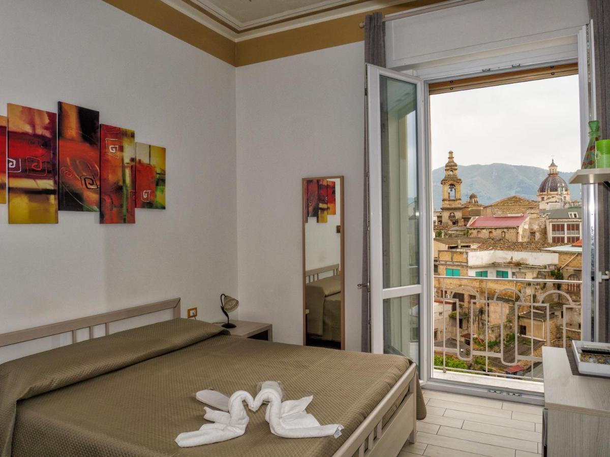 Camera Matrimoniale Deluxe con Balcone e Vista Città