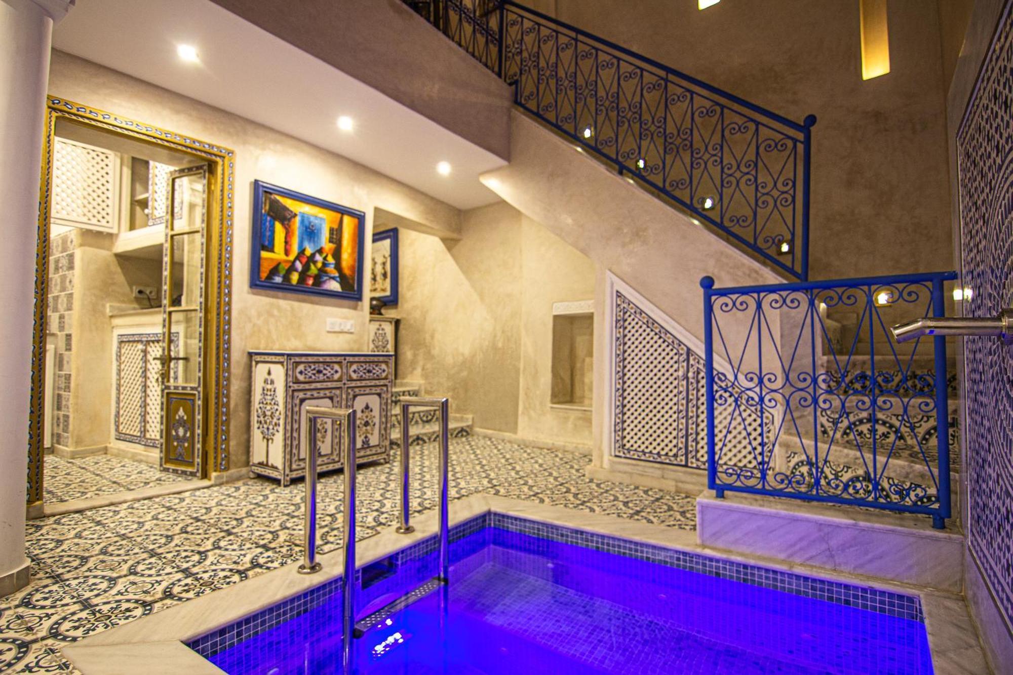 Casa Blu Privata con 3 Camere da Letto