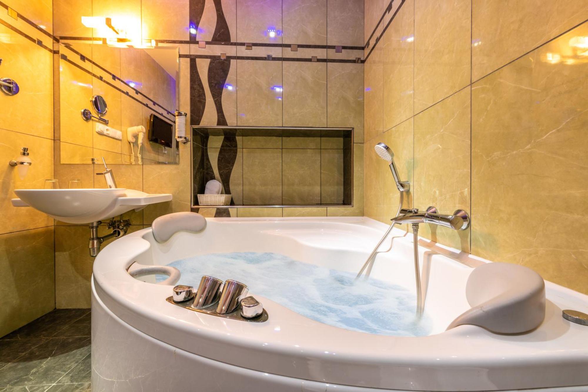 Deluxe Double Room Jacuzzi