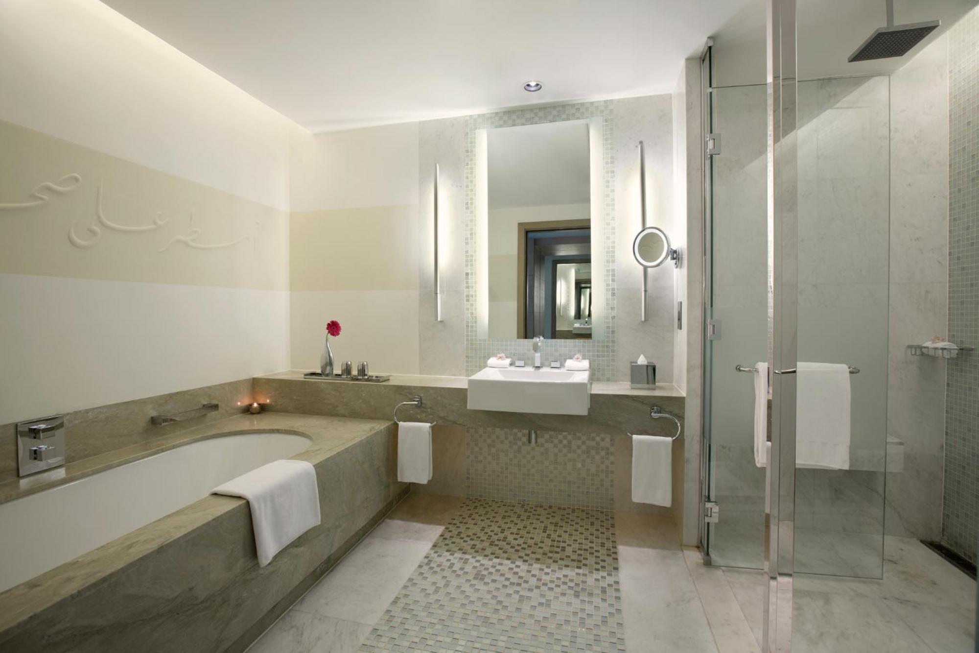 Deluxe Room One King Bed