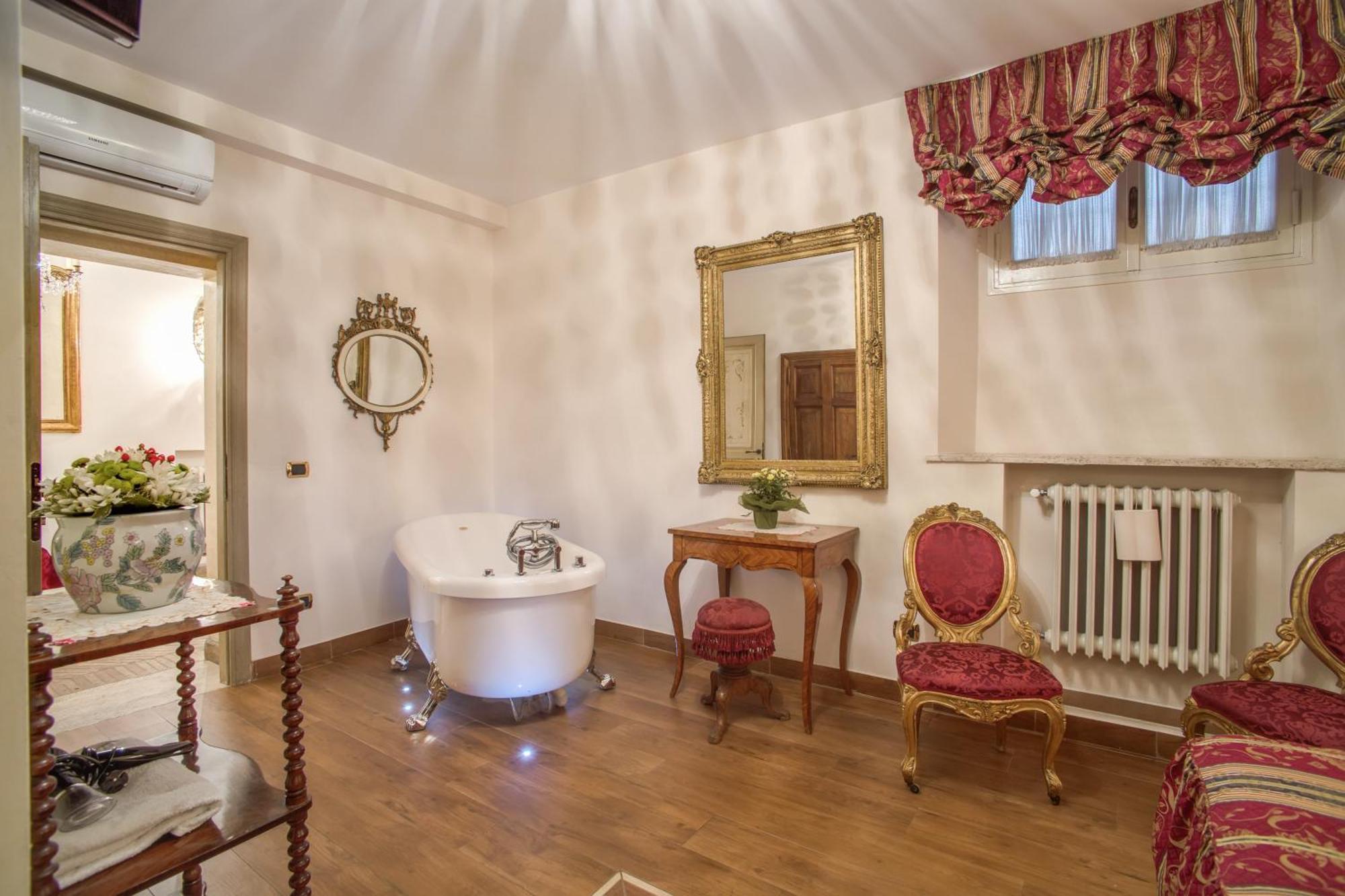 Junior Suite Spa Bath