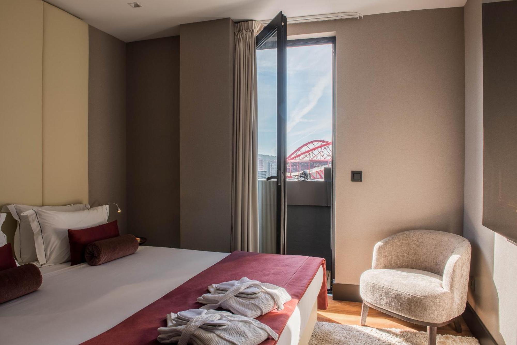 Two-Bedroom Apartment Stadium View